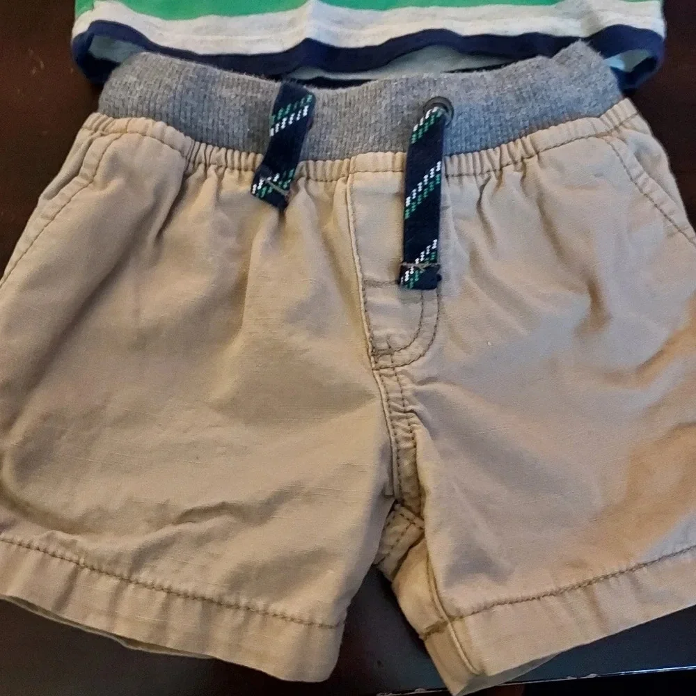 Carter's Baby Boy Striped T-Shirt and Khaki Color Shorts Size 6 - Picture 3 of 6